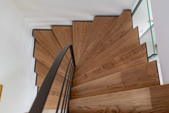 Escalier en bois et acier sur mesure à Poisy, Annecy