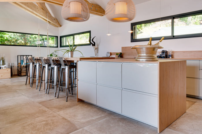Ilot central habillé en bois – sur mesure